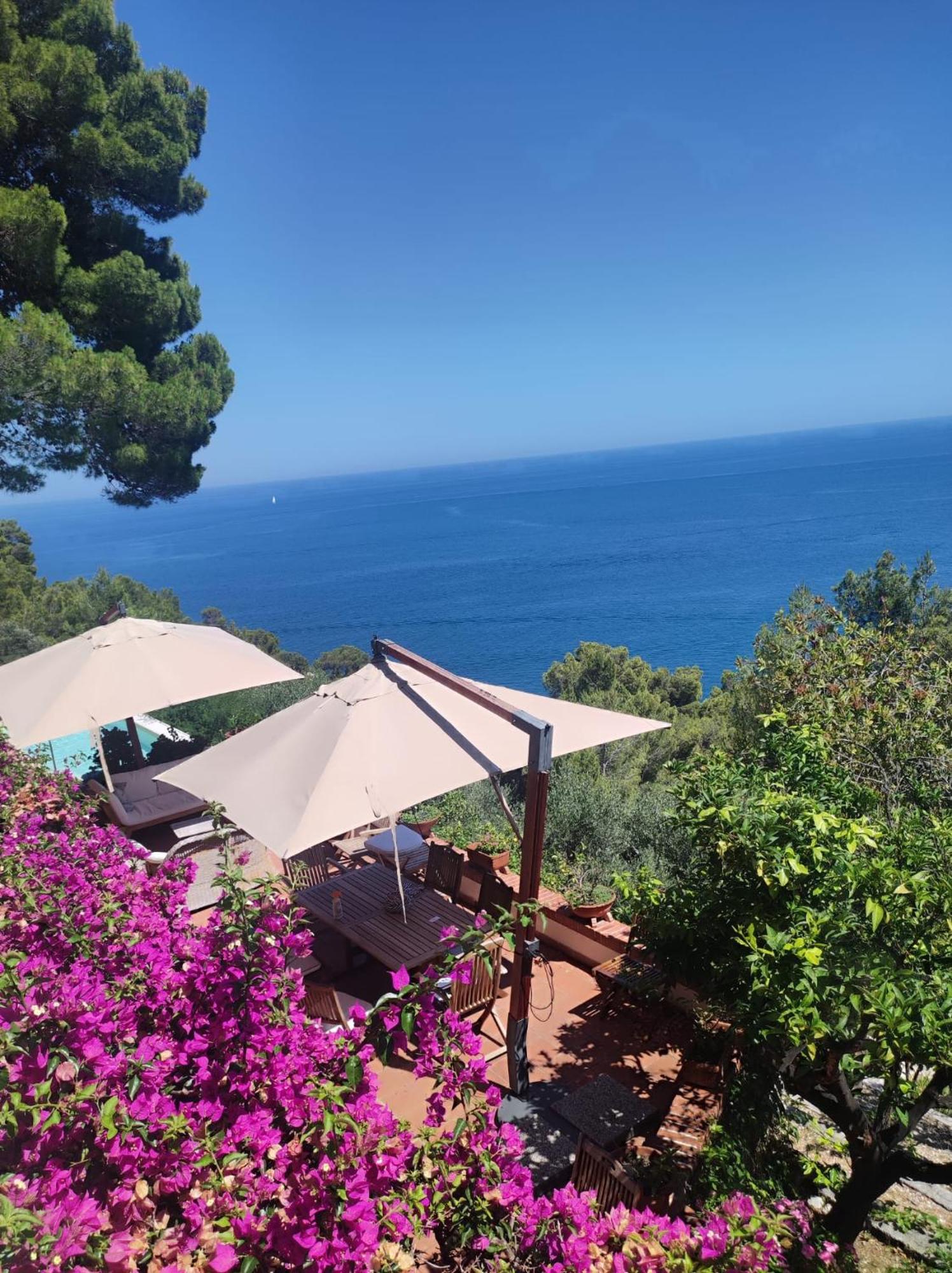 Nsm Carlotta & Guarda Che Mare Con Piscine Vista Mare Villa